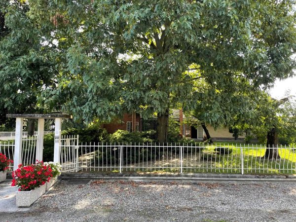 casa indipendente in vendita a Casale Monferrato in zona Santa Maria del Tempio