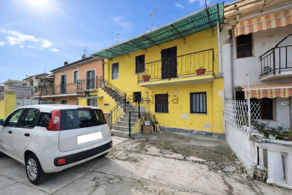 casa indipendente in vendita a Casale Monferrato in zona Casale Popolo