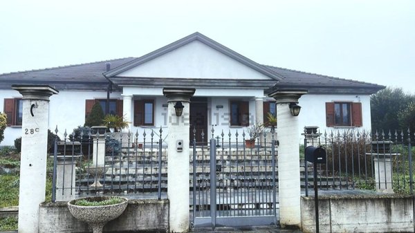 casa indipendente in vendita a Casale Monferrato