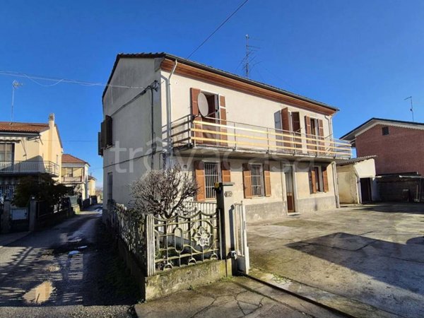 casa indipendente in vendita a Casale Monferrato in zona San Germano