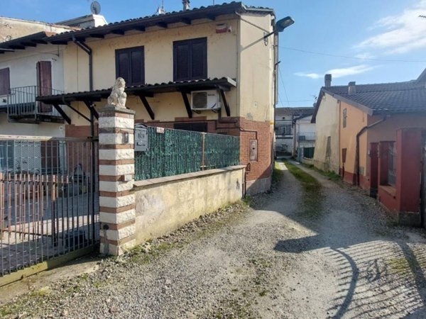 casa indipendente in vendita a Casale Monferrato in zona Terranova