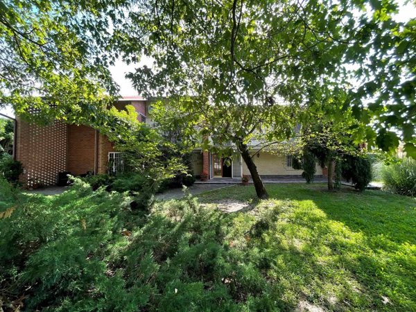 casa indipendente in vendita a Casale Monferrato in zona Santa Maria del Tempio