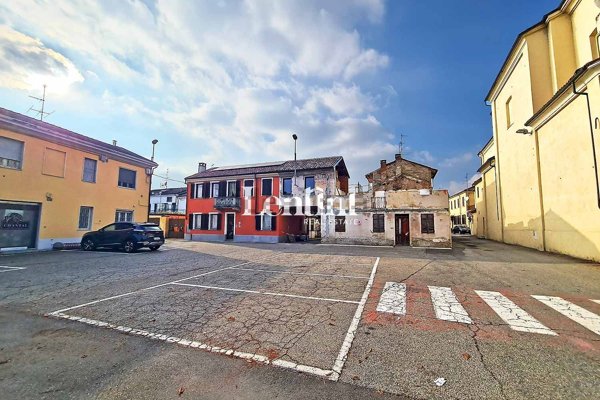 casa indipendente in vendita a Casale Monferrato