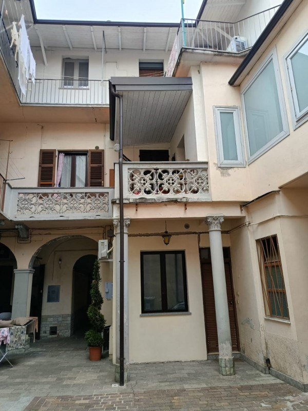 casa indipendente in vendita a Casale Monferrato in zona Casale Popolo