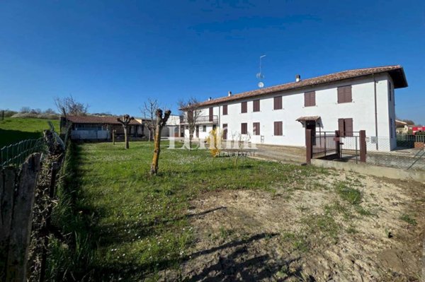 casa indipendente in vendita a Casale Monferrato in zona Roncaglia