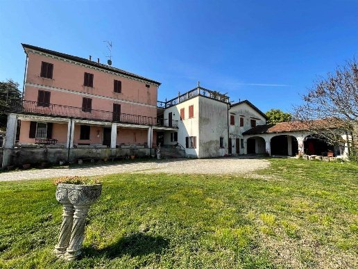 casa indipendente in vendita a Casale Monferrato in zona Rolasco