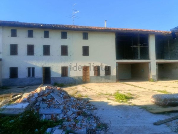 casa indipendente in vendita a Casale Monferrato in zona Santa Maria del Tempio