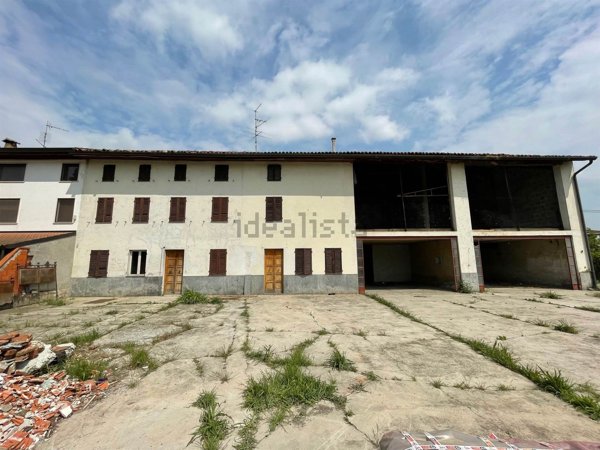 casa indipendente in vendita a Casale Monferrato in zona Santa Maria del Tempio