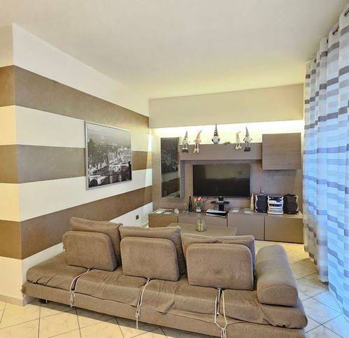 casa indipendente in vendita a Casale Monferrato in zona Casale Popolo