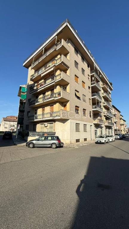 casa indipendente in vendita a Casale Monferrato in zona Casale Popolo