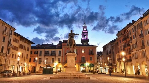 casa indipendente in vendita a Casale Monferrato in zona Casale Popolo