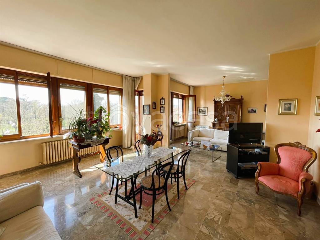 casa indipendente in vendita a Casale Monferrato in zona Casale Popolo