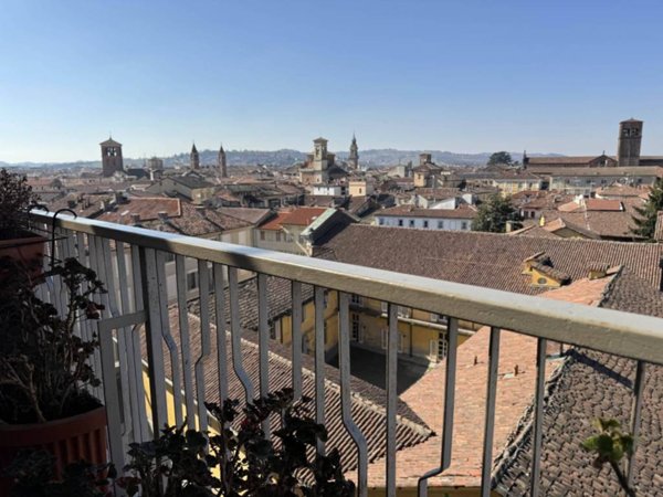casa indipendente in vendita a Casale Monferrato in zona Casale Popolo