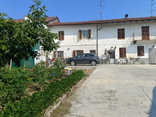 appartamento in vendita a Casale Monferrato in zona Vialarda