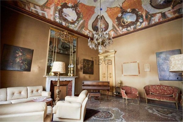 casa indipendente in vendita a Casale Monferrato in zona Casale Popolo