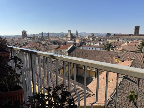 casa indipendente in vendita a Casale Monferrato in zona Casale Popolo