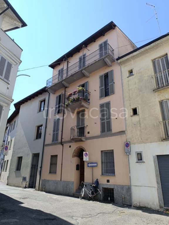 casa indipendente in vendita a Casale Monferrato in zona Casale Popolo