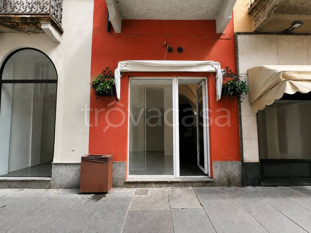 casa indipendente in vendita a Casale Monferrato in zona Casale Popolo