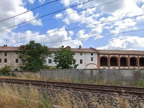 casa indipendente in vendita a Casale Monferrato in zona Santa Maria del Tempio