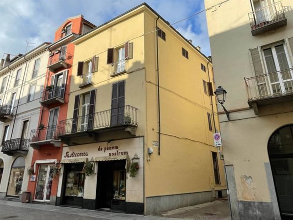 casa indipendente in vendita a Casale Monferrato in zona Casale Popolo