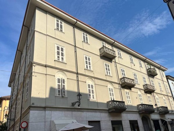 casa indipendente in vendita a Casale Monferrato in zona Casale Popolo