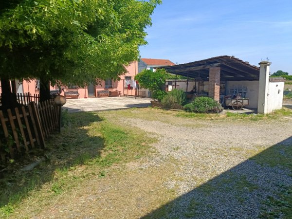 casa indipendente in vendita a Casale Monferrato