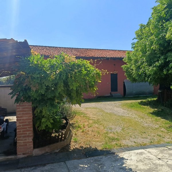 casa indipendente in vendita a Casale Monferrato