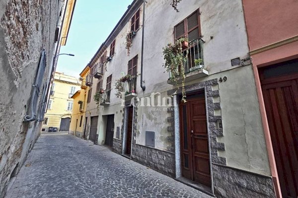 casa indipendente in vendita a Casale Monferrato in zona Casale Popolo