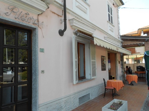 negozio in vendita a Casale Monferrato in zona Casale Popolo