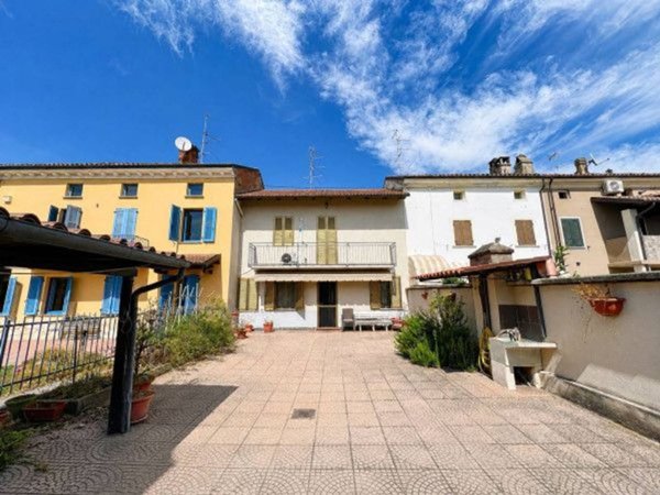 casa indipendente in vendita a Casale Monferrato