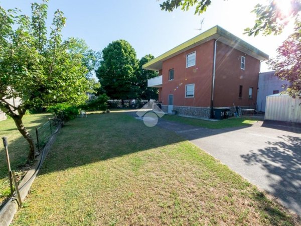 casa indipendente in vendita a Casale Monferrato