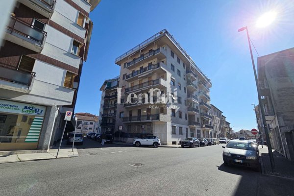 casa indipendente in vendita a Casale Monferrato in zona Casale Popolo