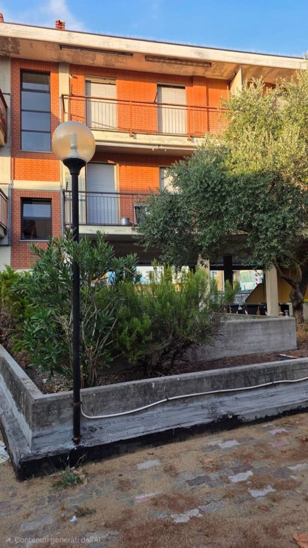 casa indipendente in vendita a Casale Monferrato in zona Casale Popolo
