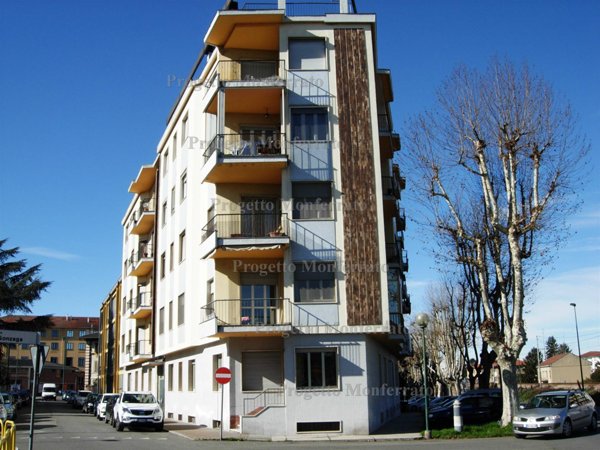 appartamento in vendita a Casale Monferrato in zona Casale Popolo