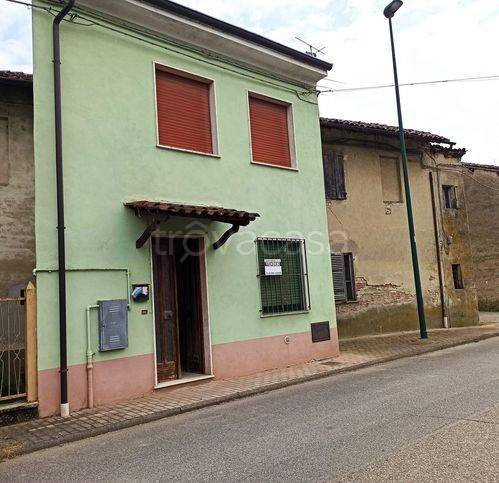 bifamiliare in vendita a Casale Monferrato in zona Terranova