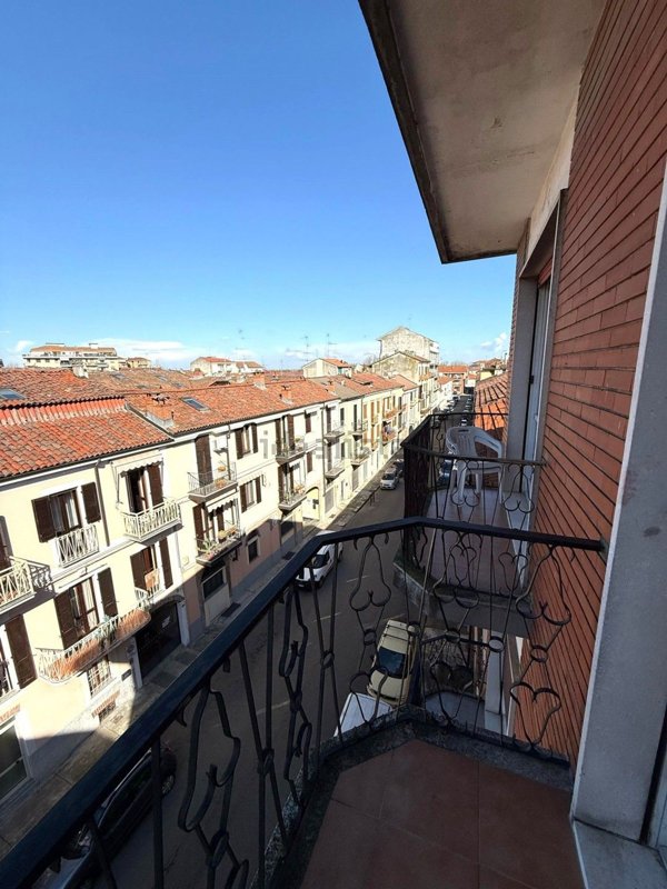 appartamento in vendita a Casale Monferrato in zona Casale Popolo