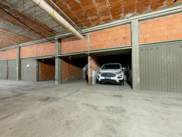 box auto in vendita a Casale Monferrato