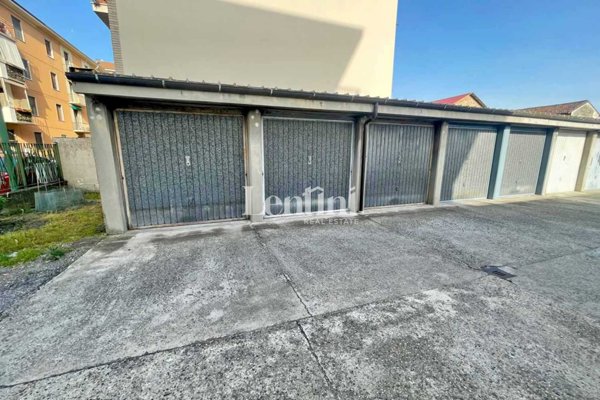 box auto in vendita a Casale Monferrato