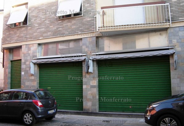 locale commerciale in vendita a Casale Monferrato in zona Casale Popolo