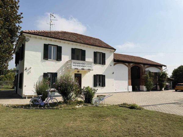 casa indipendente in vendita a Casale Monferrato