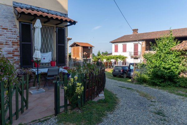 casa indipendente in vendita a Cassine in zona Sant'Andrea