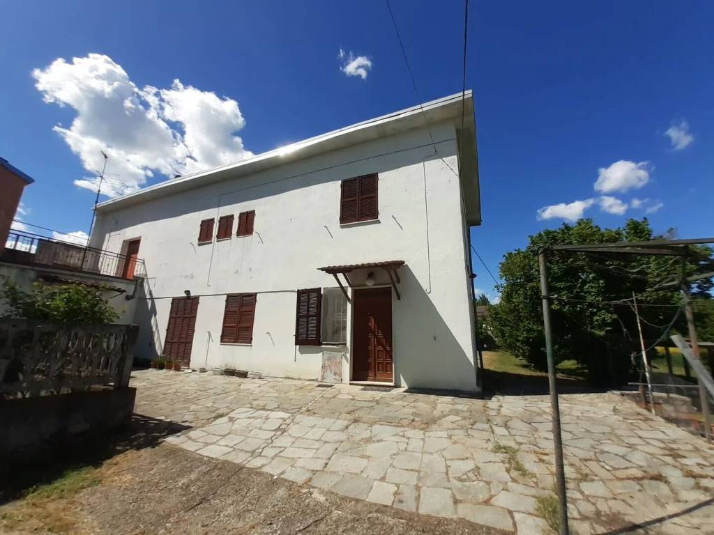 casa indipendente in vendita a Cassine in zona Gavonata