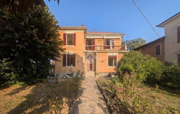 casa indipendente in vendita a Cassine