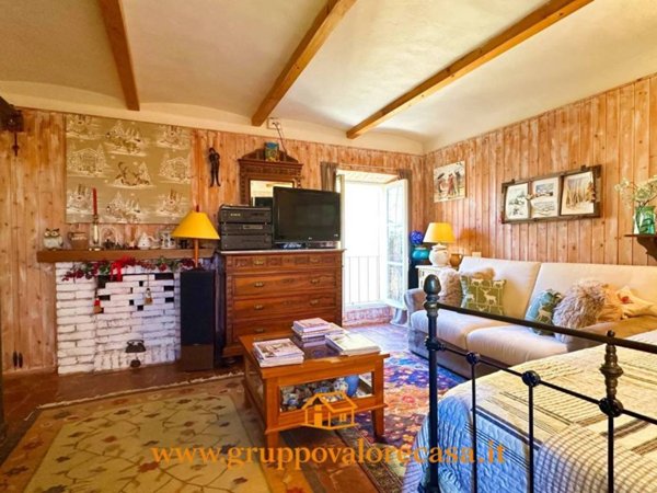 esavano in vendita a Cassine in zona Sant'Andrea