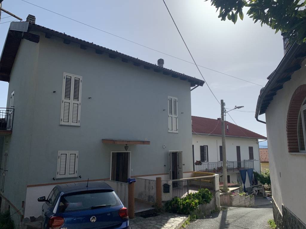 casa indipendente in vendita a Cassinelle