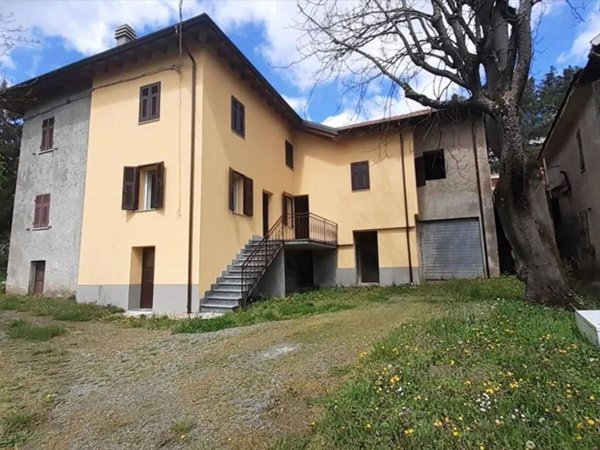 casa indipendente in vendita a Cassinelle