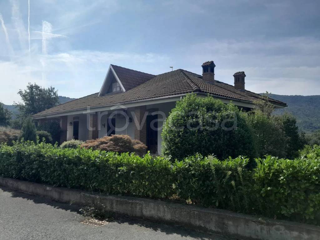 casa indipendente in vendita a Cassinelle