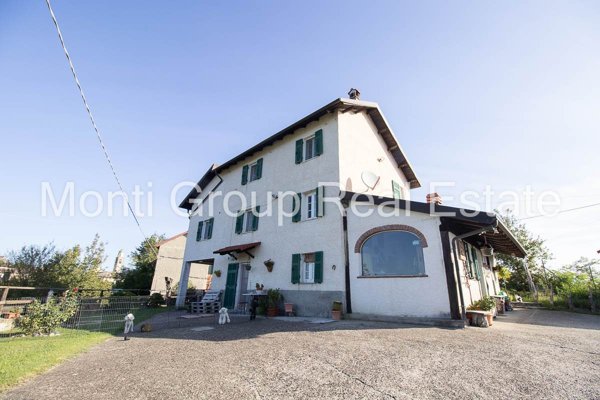 casa indipendente in vendita a Cassinelle