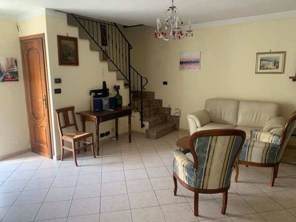 casa indipendente in vendita a Cassinelle