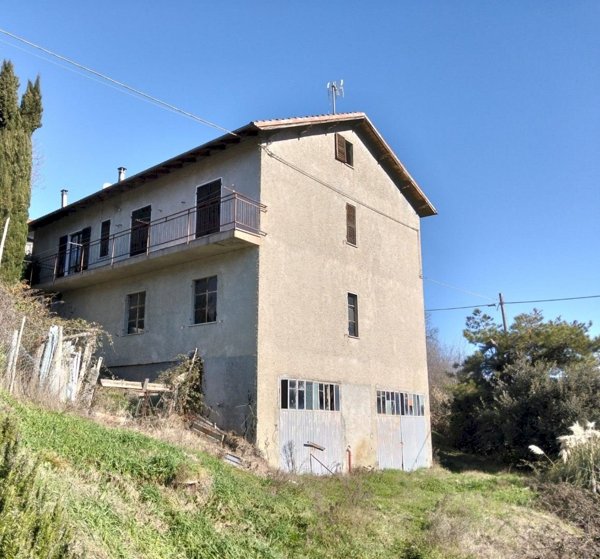 casa indipendente in vendita a Cassinelle